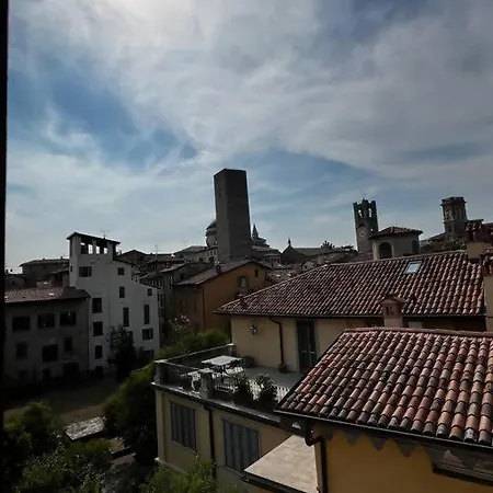 Dans La Tour Бергамо